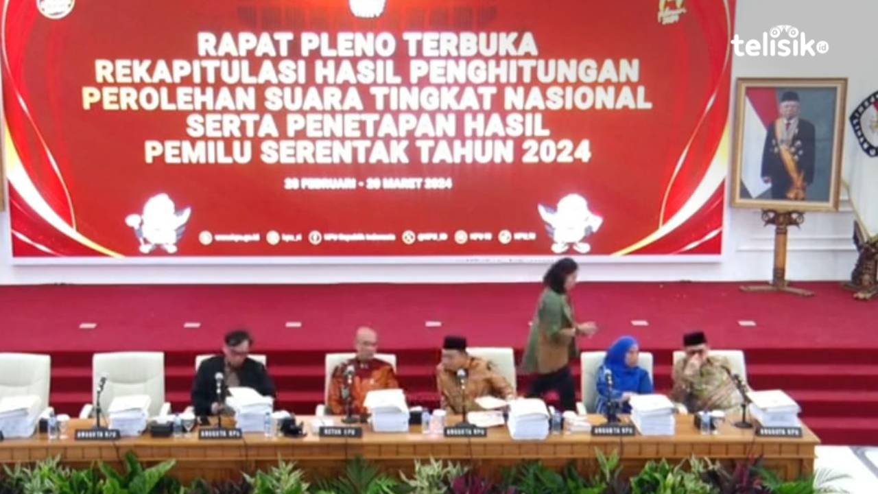 Rapat pleno terbuka rekapitulasi hasil perolehan suara tingkat nasional Pemilu 2024 di kantor KPU RI, Jakarta, dilanjutkan Rabu hari ini (13/3/2024). Foto: Mustaqim/Telisik
