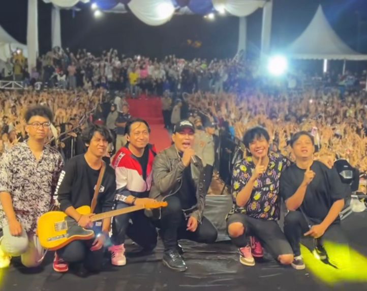 Armada Band sukses memukau penonton di Lapangan Kotamara Baubau. Foto: Ist.