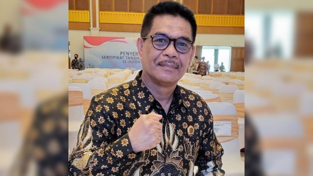 Kepala BPN Kediri, La Ode Asrafil yang akan menjadi calon wakil bupati, Bachrun Labuta. Foto: Ist.