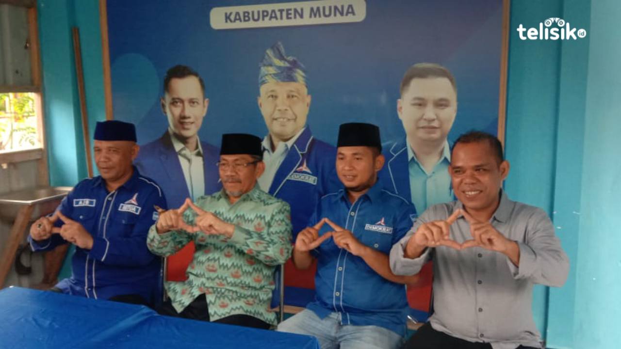 Ketua DPC Demokrat Muna, Awal Jaya Bolombo dan Plt Bupati Bachrun Labuta. Foto: Sunaryo/Telisik