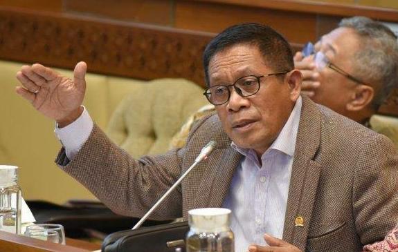 Hugua mengucapkan terima kasih terhadap segala dukungan yang menempatkan elektabilitasnya tertinggi sebagai bakal calon Gubernur Sulawesi Tenggara. Foto: Ist.