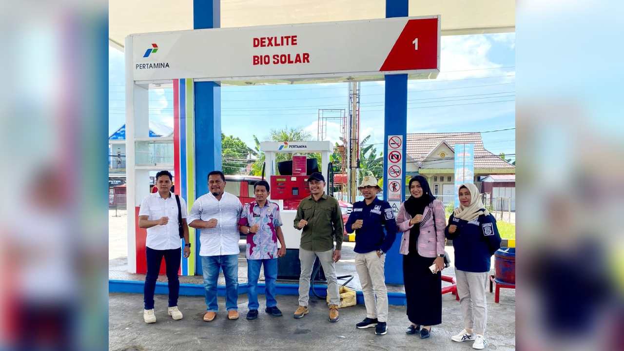 Polres Buton saat sidak mencegah kecurangan BBM di SPBU H. Rauf Galupu. Foto: Ist.