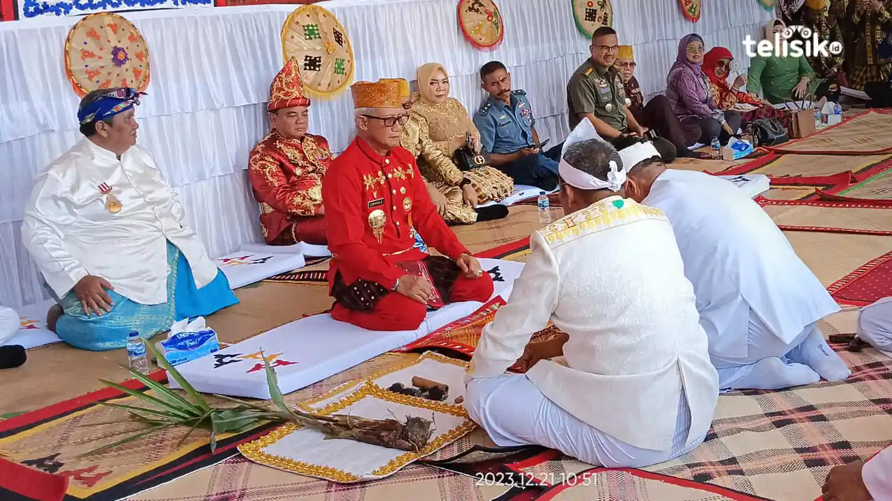 Sosok Lukman Abunawas Raja Konawe ke-34, bakal calon Gubernur Sulawesi Tenggara, miliki segudang rekam jejak fantastis. Foto: Sigit Purnomo/Telisik