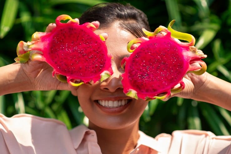 Mendapatkan buah naga yang manis dan segar dapat dilakukan dengan beberapa cara tertentu. Foto: Repro Freepik