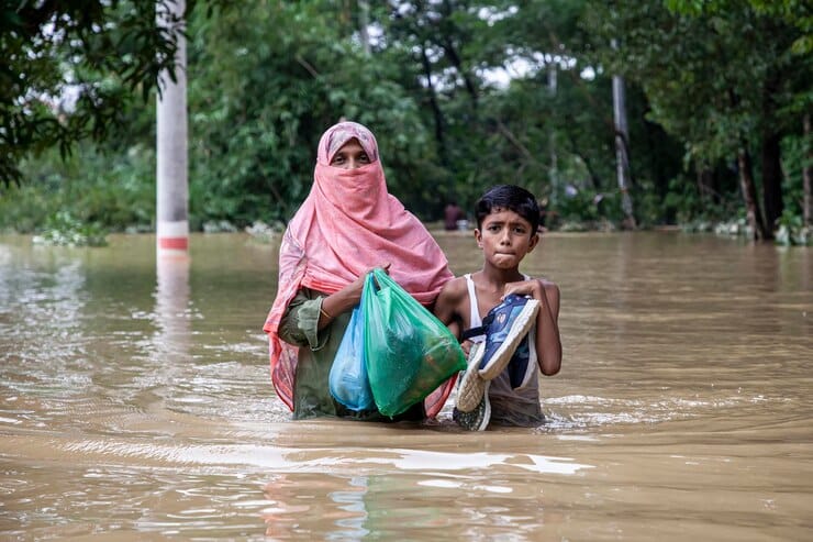 Ada beberapa hal penting yang harus dilakukan agar selamat dari kebanjiran. Foto: Repro Freepik/amdadphoto