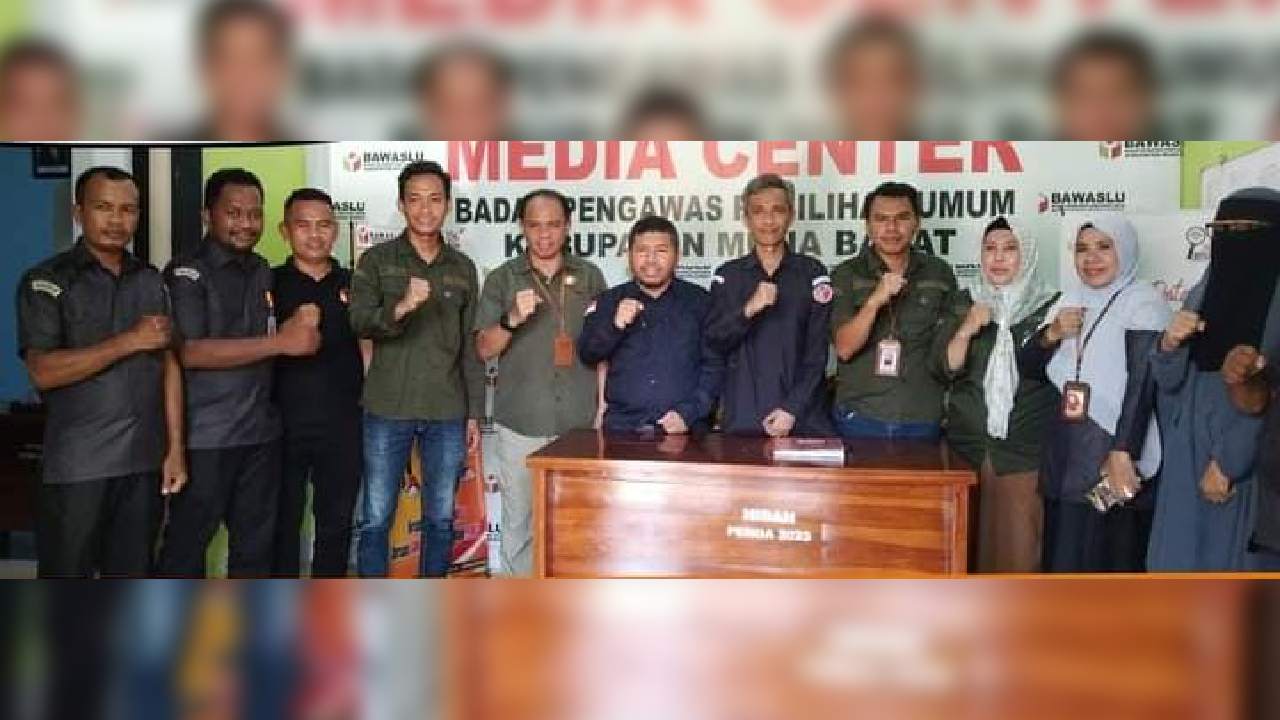 Bawaslu Muna Barat membuka pendaftaran baru bagi panwaslu kecamatan untuk pilkada mendatang. Foto: Ist.