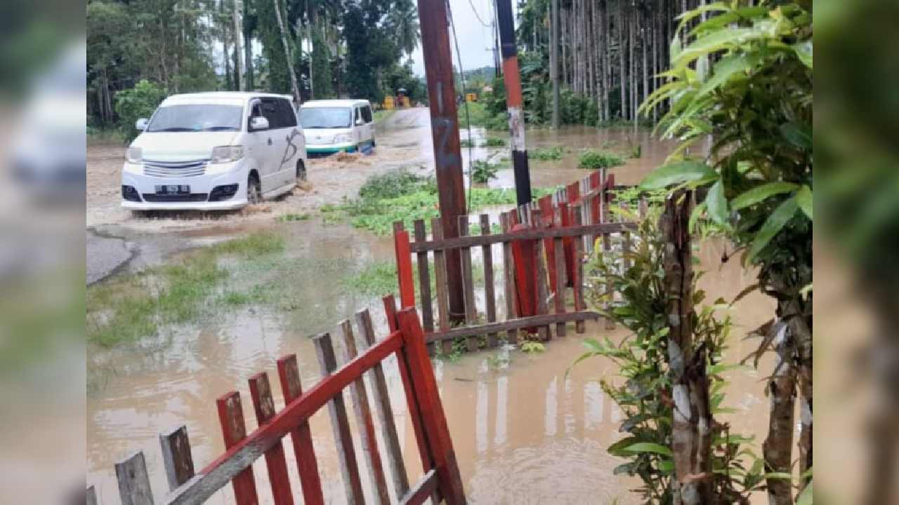 Banjir terjadi di Desa Wolowa, Kecamatan Wolowa, Buton. Foto: Ist.