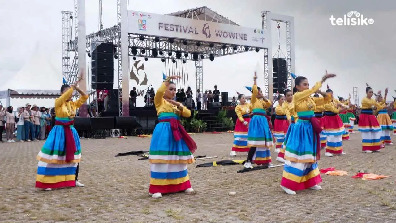 Pembukaan Festival Wowine Wakatobi 2023 di Marina Togo Mowondu, Wangi-Wangi. Foto: Wiwik Prihastiwi/Telisik