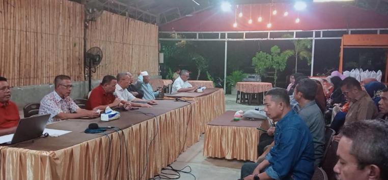 Rapat pemantapan kegiatan halal bihalal Kerukunan Keluarga Wakatobi di Kendari. Foto: Ist.