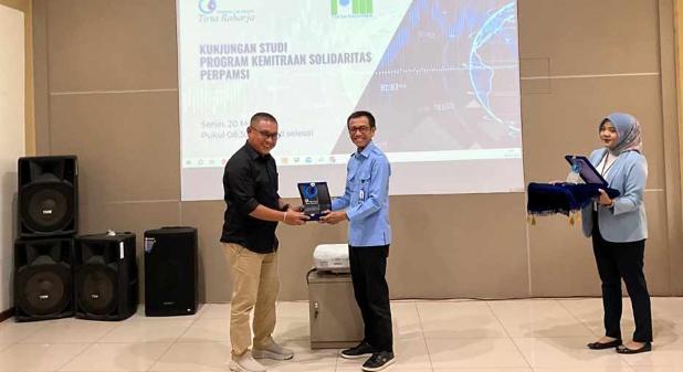 Direktur Perumda Air Minum Tirta Sugi Laende Muna, Muhamad Nurhayat Fariki. Foto: Ist.
