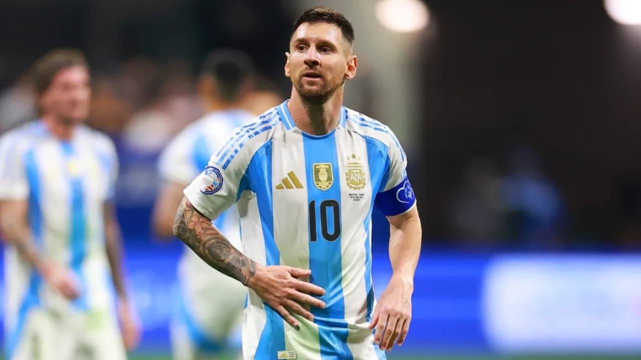 Lionel Messi berpotensi absen di penyisihan akhir Grup A Copa America melawan Peru pada Minggu (30/6/2024) pagi WIB. Foto: copaamerica.com