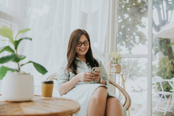 Fitur untuk menggabungkan dua akun WhatsApp, memberikan kesan tersendiri ke pengguna. Foto: Repro Istockphoto.