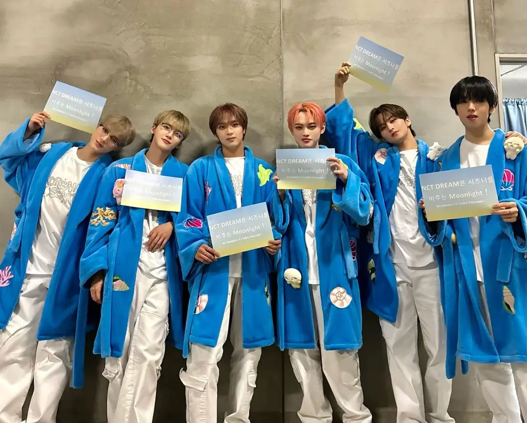 Anggota grup idola, NCT, mendapat kecaman atas kolaborasi grup tersebut dengan Starbucks Korea. Foto: Instagram@nct_dream