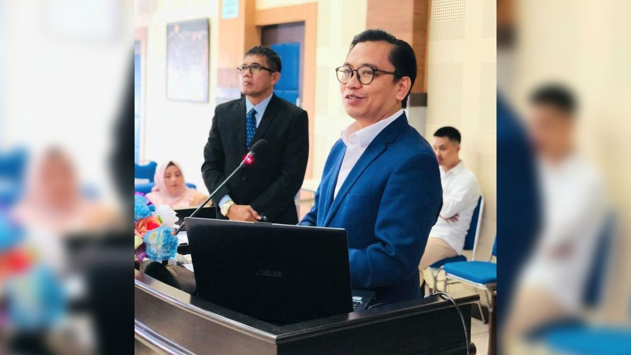 Berlatar belakang akademisi, Dr Bahtiar bisa jadi kuda hitam di Pilgub Sulaweai Tenggara. Foto: Instagram Dr Bahtiar