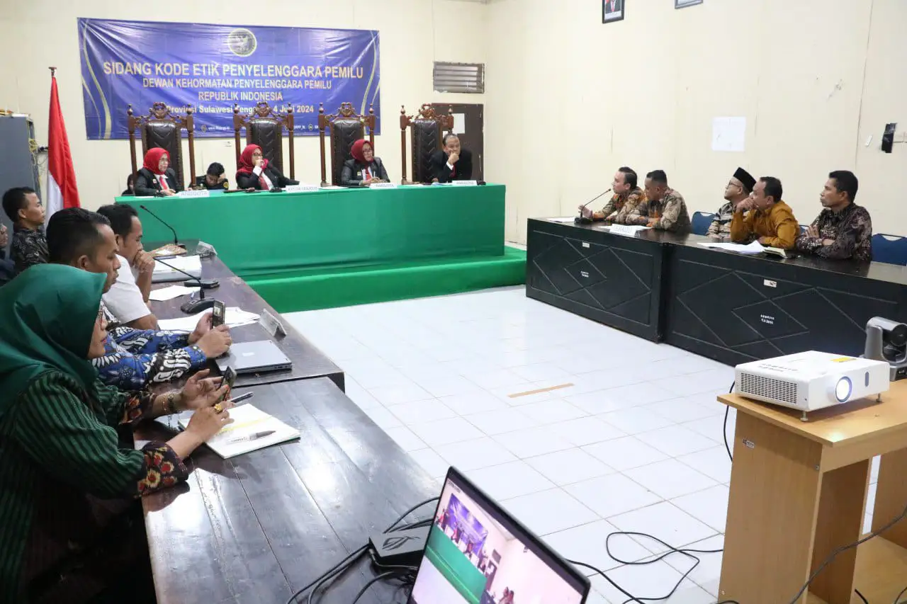Suasana sidang dugaan pelanggaran kode etik KPU Buton Selatan. Foto: Humas DKPP