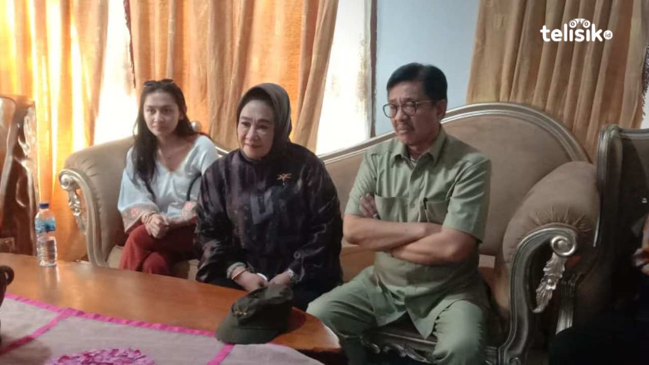 Nur Alam bersama istrinya, Tina saat berada di Muna. Foto : Sunaryo/Telisik