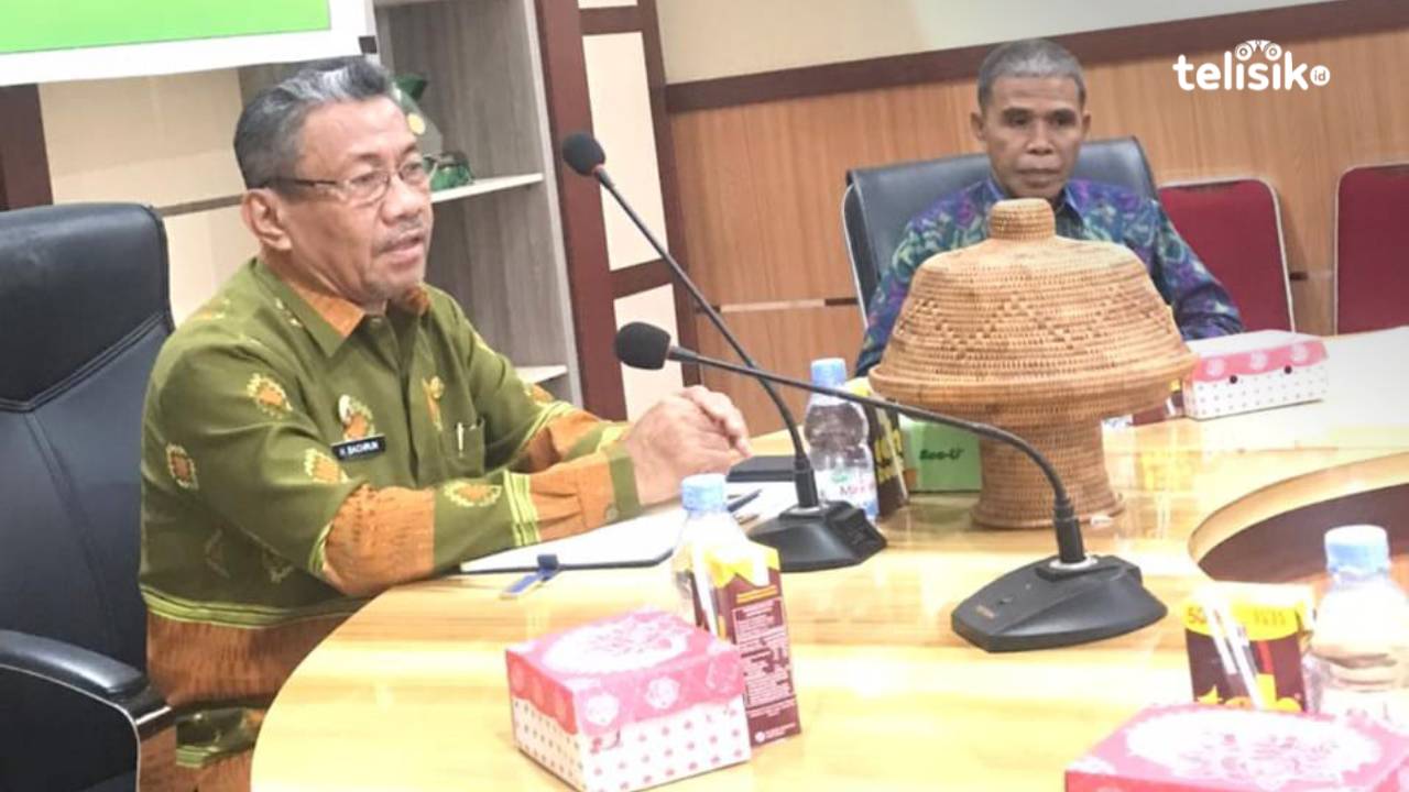 Plt Kadinkes Muna, Samudra Taufik bersama Plt Bupati, Bachrun Labuta. Foto: Sunaryo/Telisik
