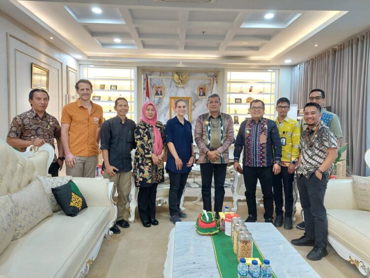 Upaya mendukung program penataan kota berkelanjutan, Pemkot Kendari jajaki kerja sama dengan Naturevolution. Foto: Ist.