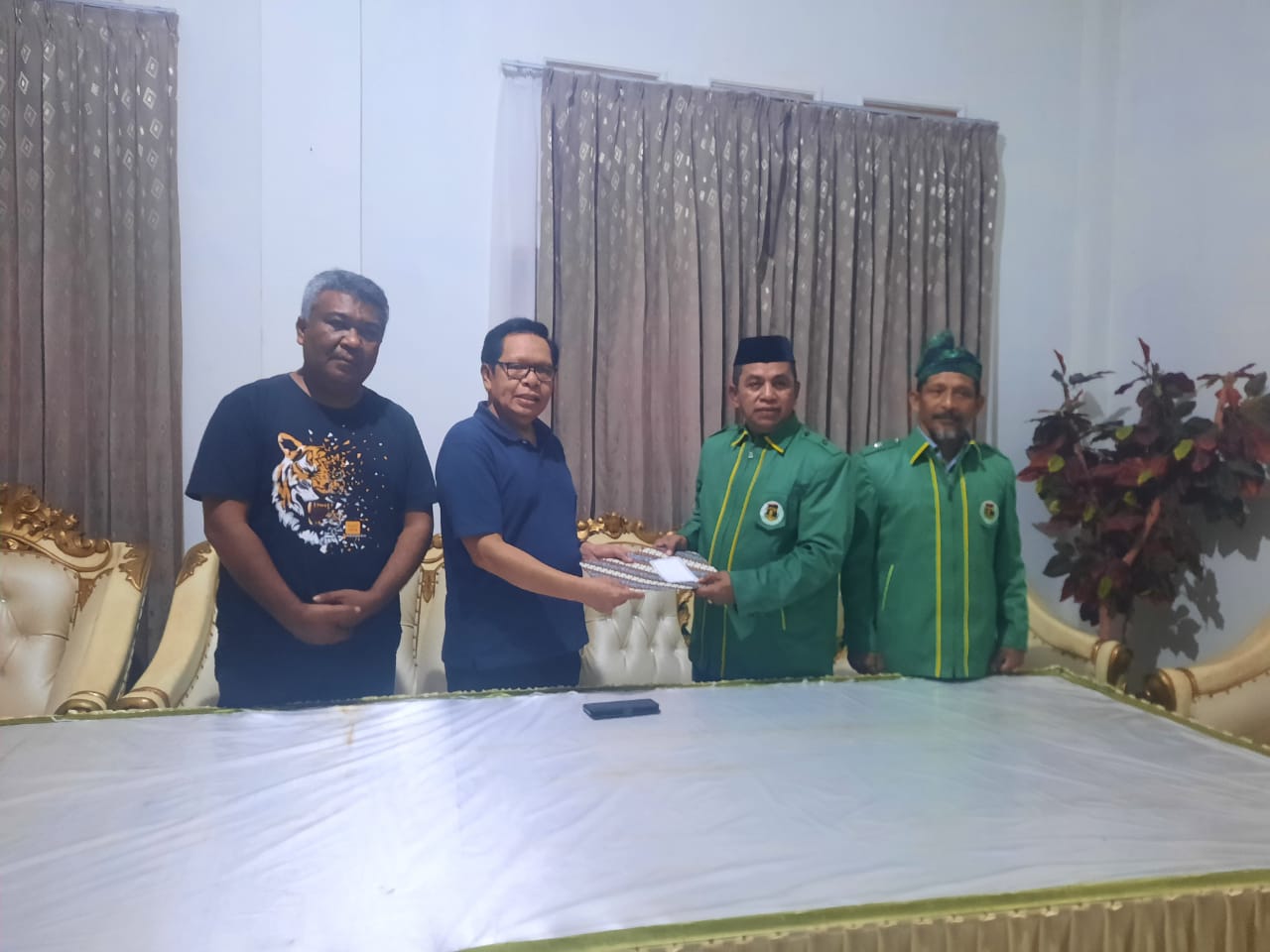 DPC PPP Buton resmi mengusung dan mengusulkan "BERLIAN" pasangan Bere Ali dan LM Sumarlin sebagai pasangan Calon Bupati dan Wakil Bupati Buton ke DPP PPP. Foto: Ist.