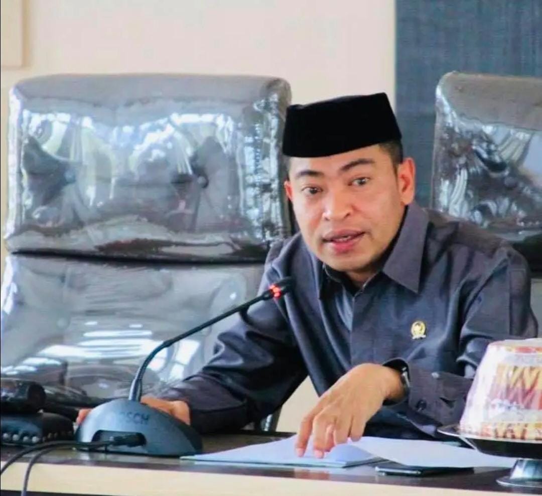 Almarhum La Ode Ali Akbar, anggota DPRD Kota Kendari dikenal kritis dan selalu mengawal aspirasi masyarakat. Foto: Facebook La Ode Ali Akbar