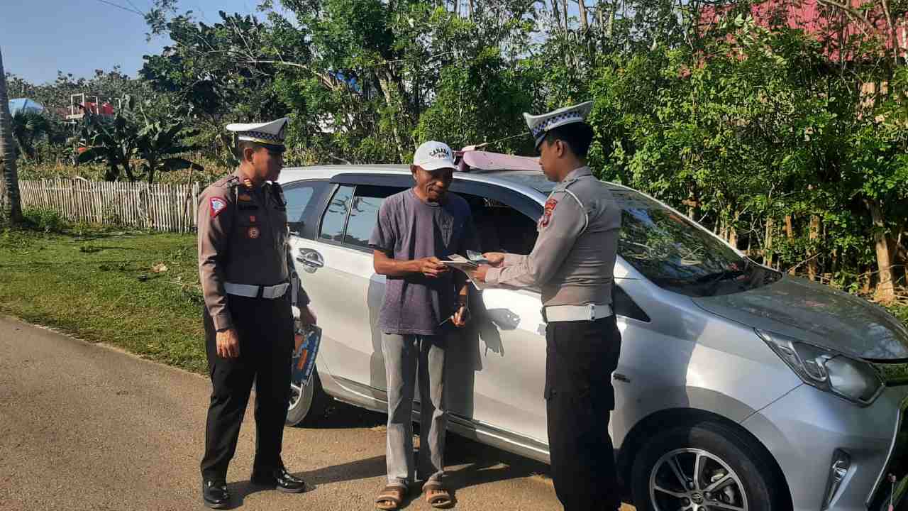 Operasi Patuh Anoa tahun 2024 di Tugu Lagadi, Kecamatan Lawa, Muna Barat. Foto: Ist.