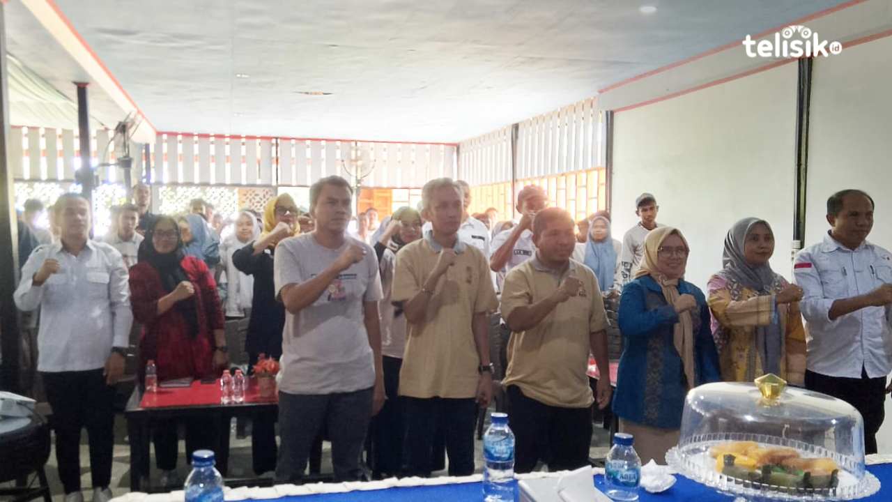 Bawaslu provinsi Sulawesi Tenggara gelar sosialisasi pengawasan partisipatif bagi pemilih pemula di Muna Barat. Foto: Putri Wulandari/Telisik
