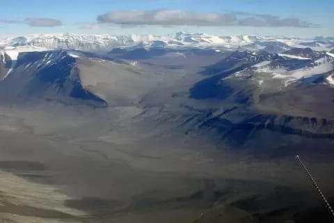 Daerah Dry Valley Antartika merupakan daerah terkering di dunia yang tidak diguyur hujan hampir 2 juta tahun. Foto: Repro Meteored