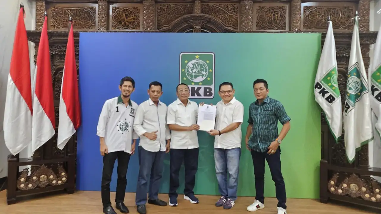 Pasangan Anton-Abbas saat menerima rekomendasi tahap 1 oleh PKB di Jakarta. Foto: Ist.
