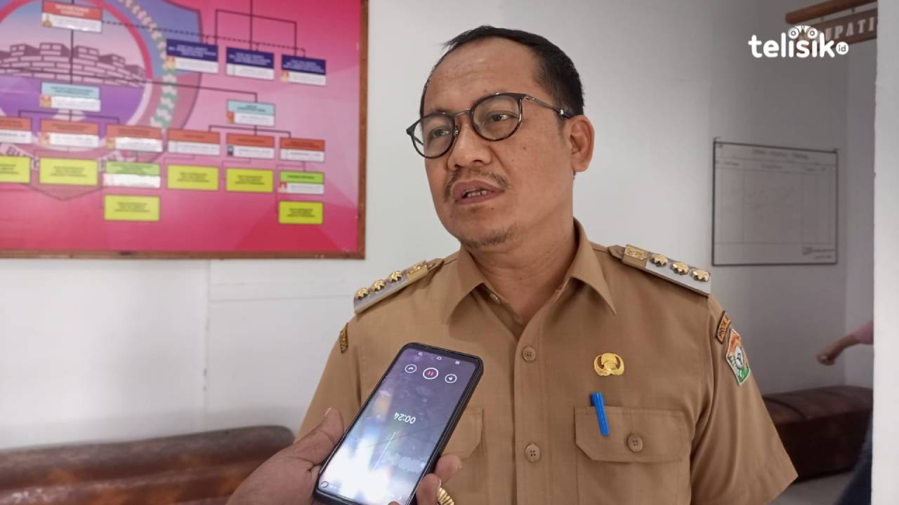 Pj Bupati Buton Selatan, Parinringi, saat ditemui awak media di Kantor Bupati Buton Selatan. Foto: Ali Iskandar Majid/Telisik