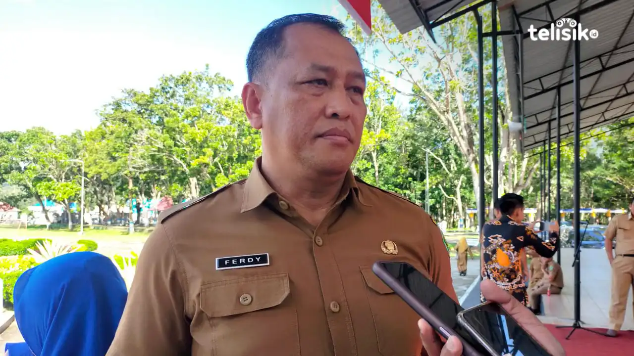 Sekda Konawe Ferdinand Sapan ditunjuk sebagai Plh Bupati gantikan Harmin Ramba. Foto: Sigit Purnomo/Telisik