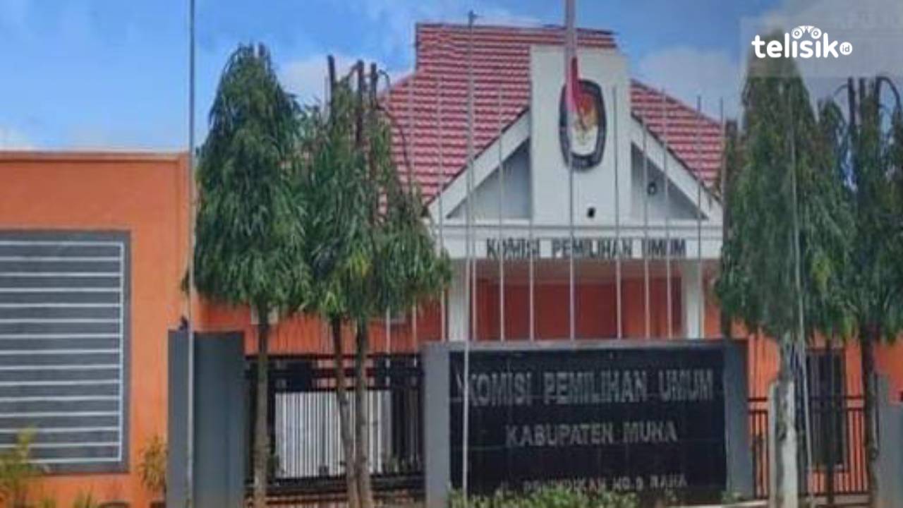 KPU Muna diduga melanggar PKPU 8 dalam merekrut badan adhoc. Foto: Sunaryo/Telisik