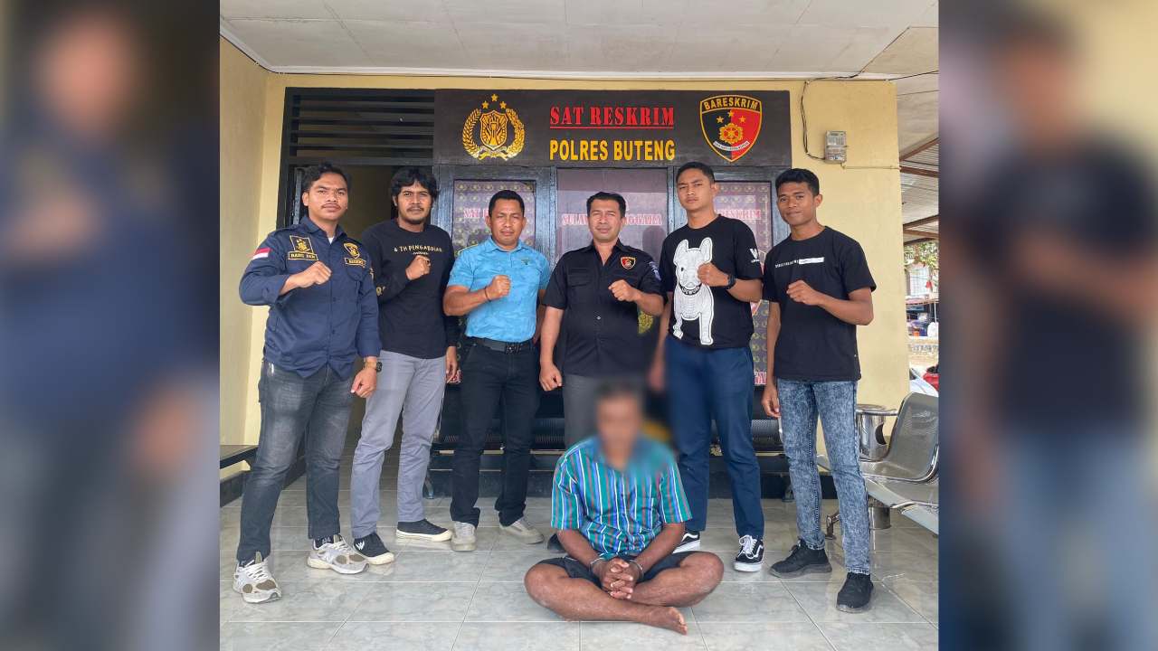 Pelaku, IS saat diamankan di Satreskrim Polres Buton Tengah. Foto: Ist