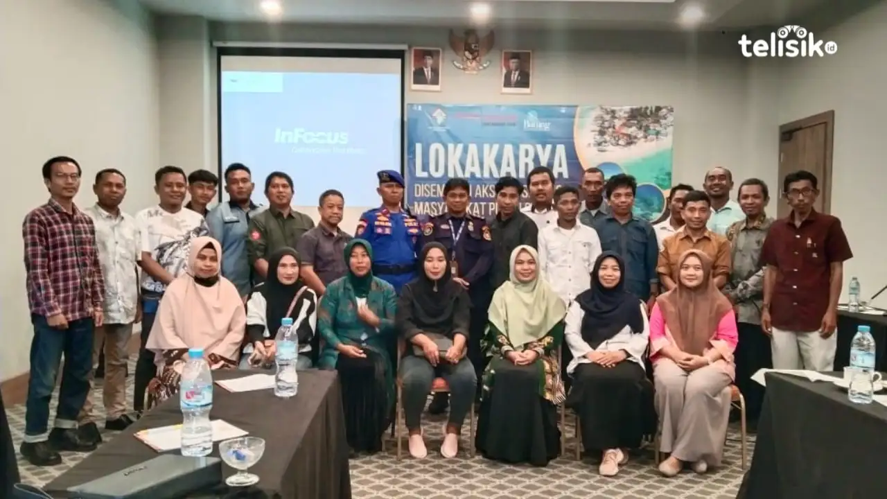 Foto bersama usai lokakarya Diseminasi Aksi Konservasi Masyarakat Pulau Saponda di salah satu hotel di Kota Kendari. Foto: Nabila/Telisik