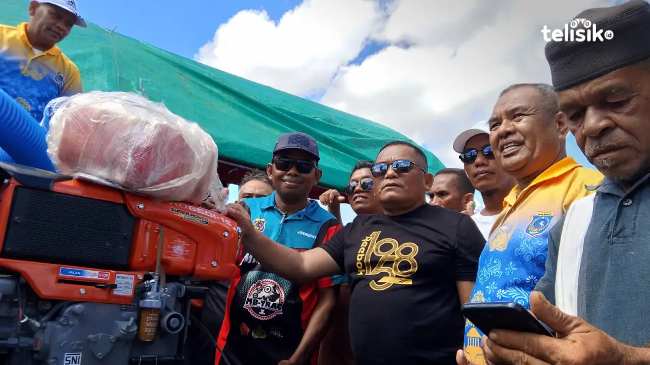 Pemkab Muna Barat beri bantuan 45 pompa air ke kelompok tani untuk mengantisipasi kekeringan. Foto: Putri Wulandari/Telisik