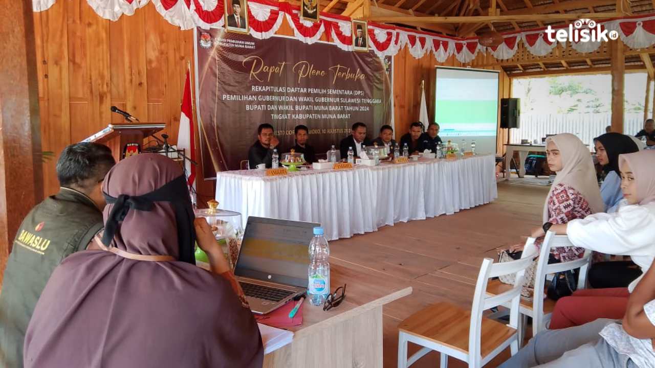 Rekapitulasi daftar pemilih sementara pilkada 2024, ditemukan 900 warga telah meninggal dunia masih masuk daftar pemilih. Foto: Putri Wulandari/Telisik