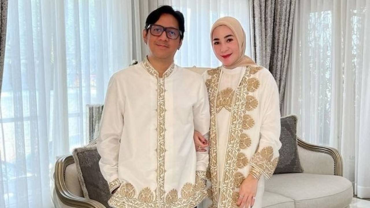 Hubungan rumah tangga berada di ambang perpisahan, Andre Taulany dikabarkan menggugat cerai istrinya. Foto: Instagram @erintaulany