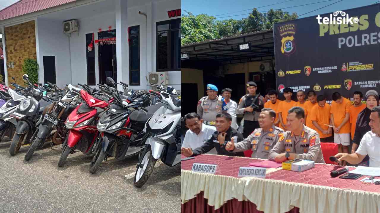 Para tersangka dengan mengenakan baju tahanan, dengan motor hasil curian. Foto: Ahmad Jaelani/Telisik