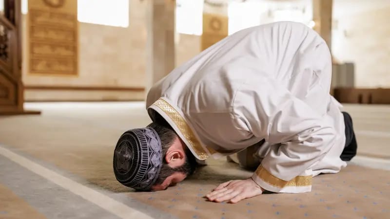 Salat dhuha adalah salah satu amalan pembuka pintu rezeki. Foto: Repro liputan6.com