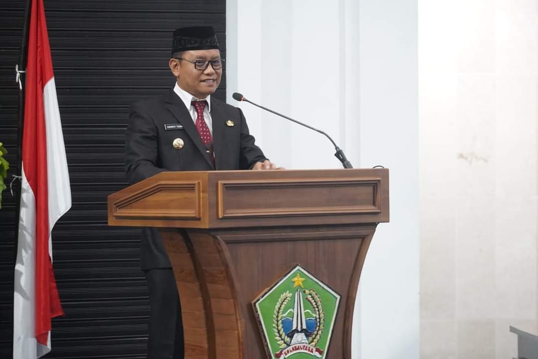 Penjabat Bupati Kolaka Utara, Sukanto Toding menghadiri Paripurna DPRD Kolaka Utara. Foto: Diskominfo Kolaka Utara