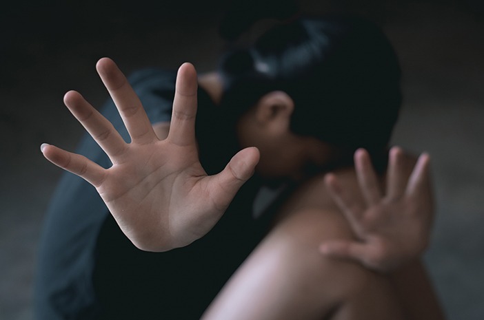 Kebiri kimia dilakukan dengan memberikan zat atau obat, biasanya dalam bentuk suntik, untuk mengurangi hasrat dan fungsi seksual. Foto: Repro Shuttershock