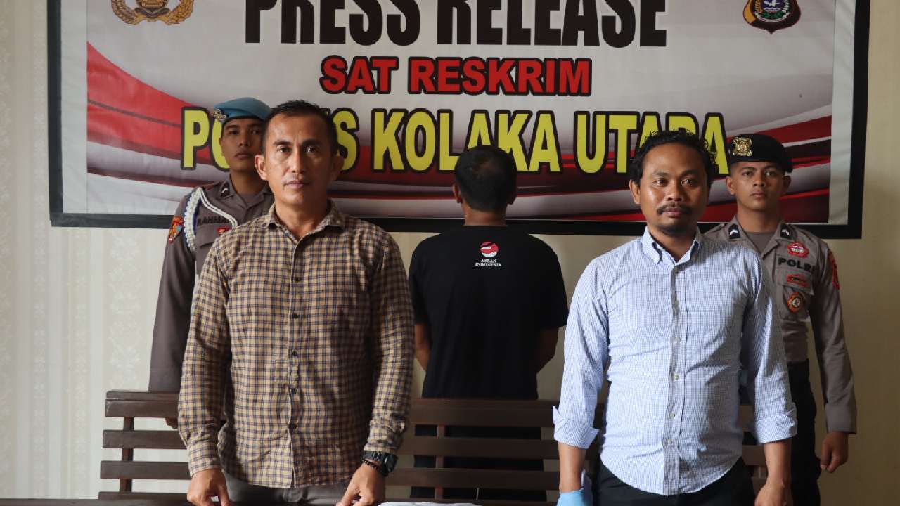 Pelaku A saat diamankan Sat Reskrim Polres Kolaka Utara di Mako Polres Kolaka Utara. Foto: Humas Polres Kolaka Utara