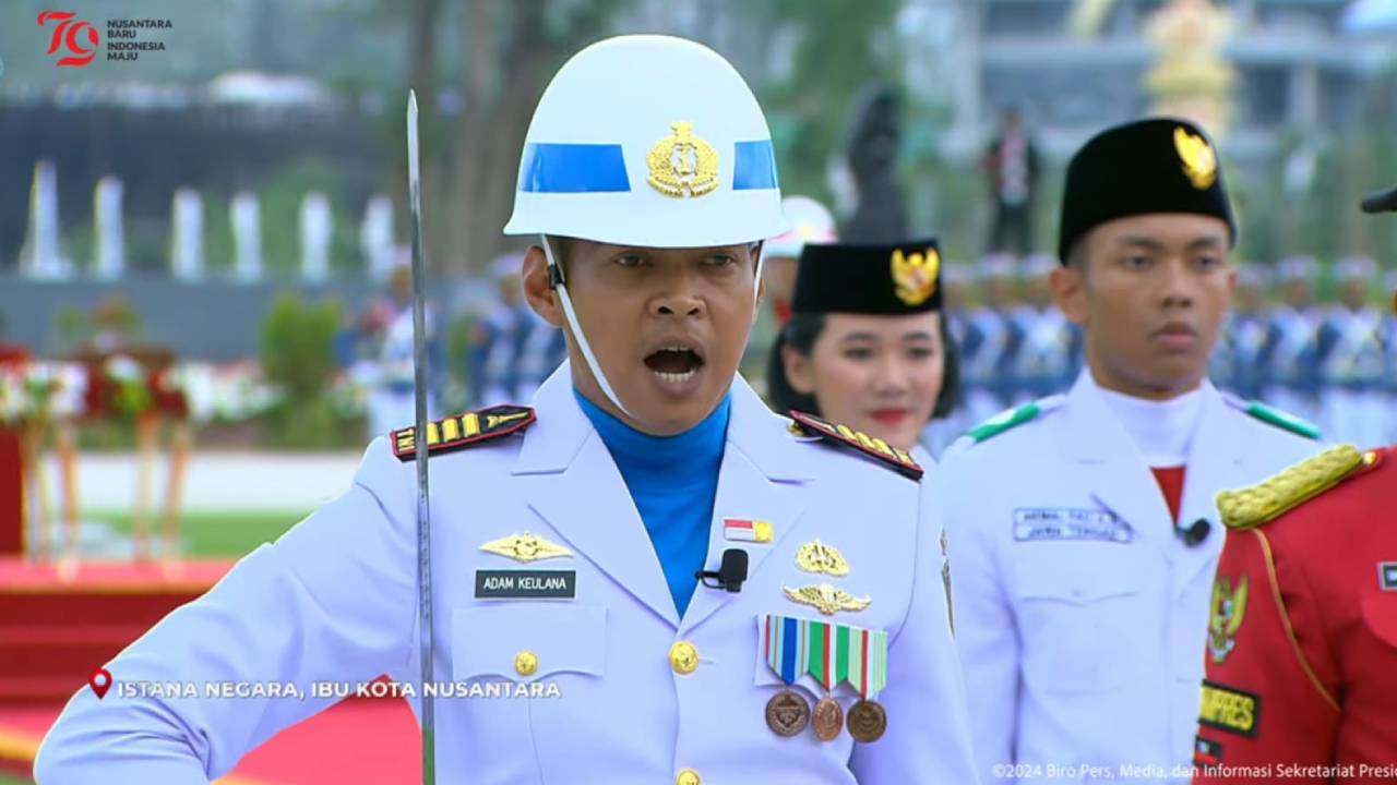 Kapten Mar Muhammad Adam Septian Keulana, pemimpin Kompi Pasukan Pengibar Bendera Pusaka (Paskibraka) di Ibu Kota Nusantara (IKN Foto: Screenshoot YouTube Sekretariat Presiden