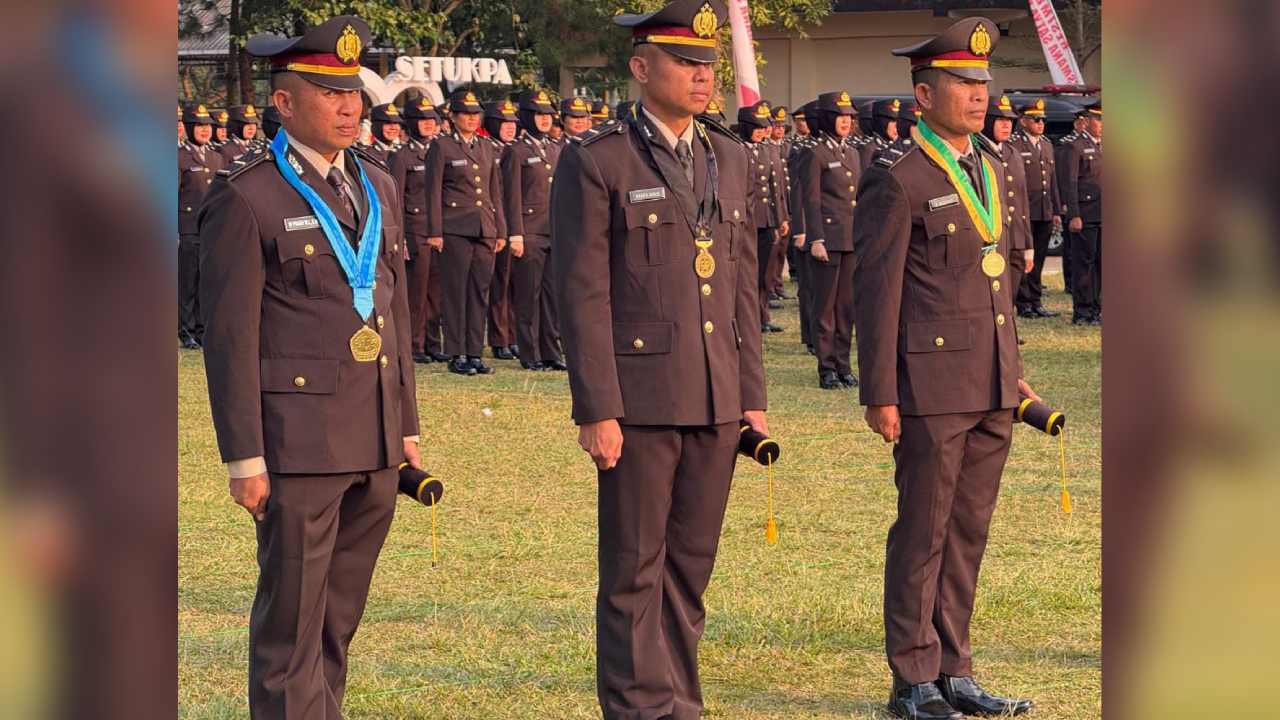 Tiga Personil dari Polda Sultra saat menjalani Setukpa Lemdiklat Polri. Foto: Ist.