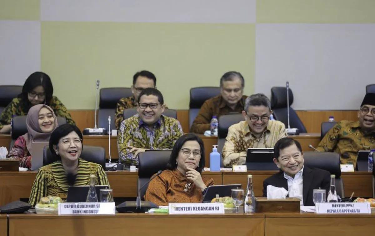 DPR RI mengesahkan RUU anggaran pendapatan dan belanja negara 2025 menjadi UU APBN 2025. Foto: Repro Antara