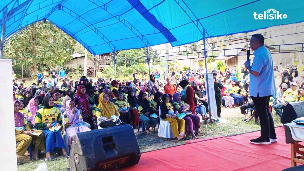 Bakal Pasangan Calon (Bapaslon) Wali Kota Kendari, Aksan Jaya Putra-Andi Sulolipu (AJP-Asli) kembali melaksanakan kampanye dialogis, di Kecamatan Abeli. Foto: Sigit Purnomo/Telisik