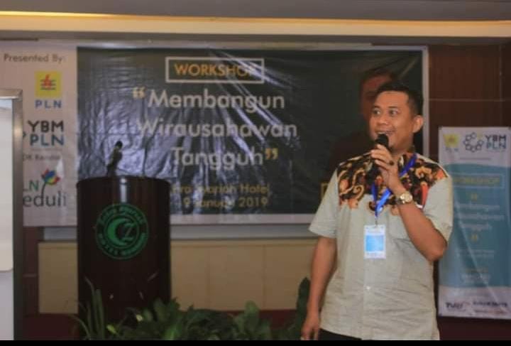 Wakil Ketua Forum UMKM Sulawesi Tenggara,  Amrin Amrullah ungkap strategi untuk menghadapi bonus demografi bagi pelaku usaha. Foto: Ist.
