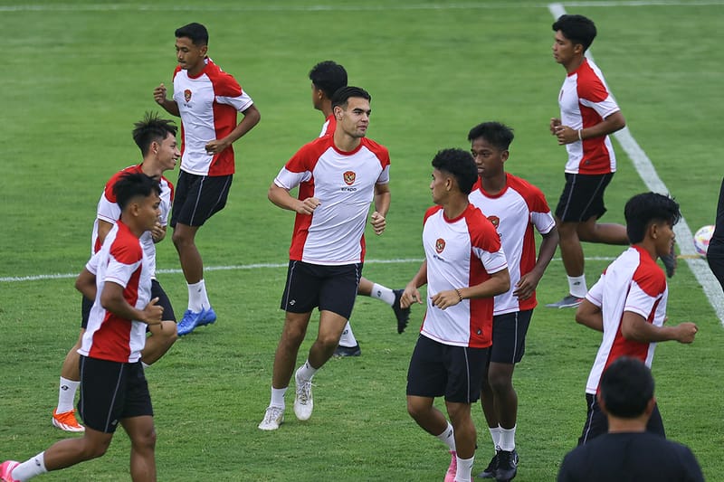 Para pemain timnas U-20 Indonesia mengikuti sesi latihan bersama jelang lawan Maladewa di Kualifikasi Piala Asia U-20. Foto: Repro ANTARA