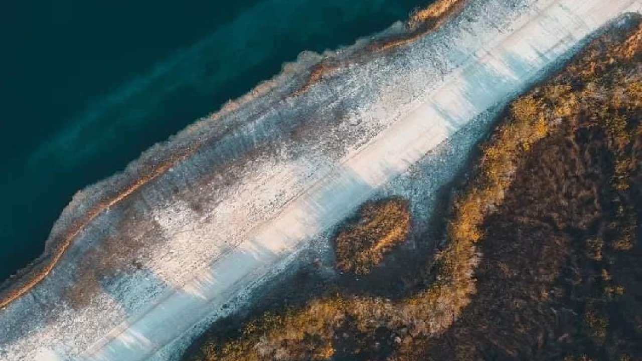 Penemuan lempeng tektonik kuno di bawah Pulau Kalimantan ungkap sejarah geologi bumi. Foto: Repro Lenzatik