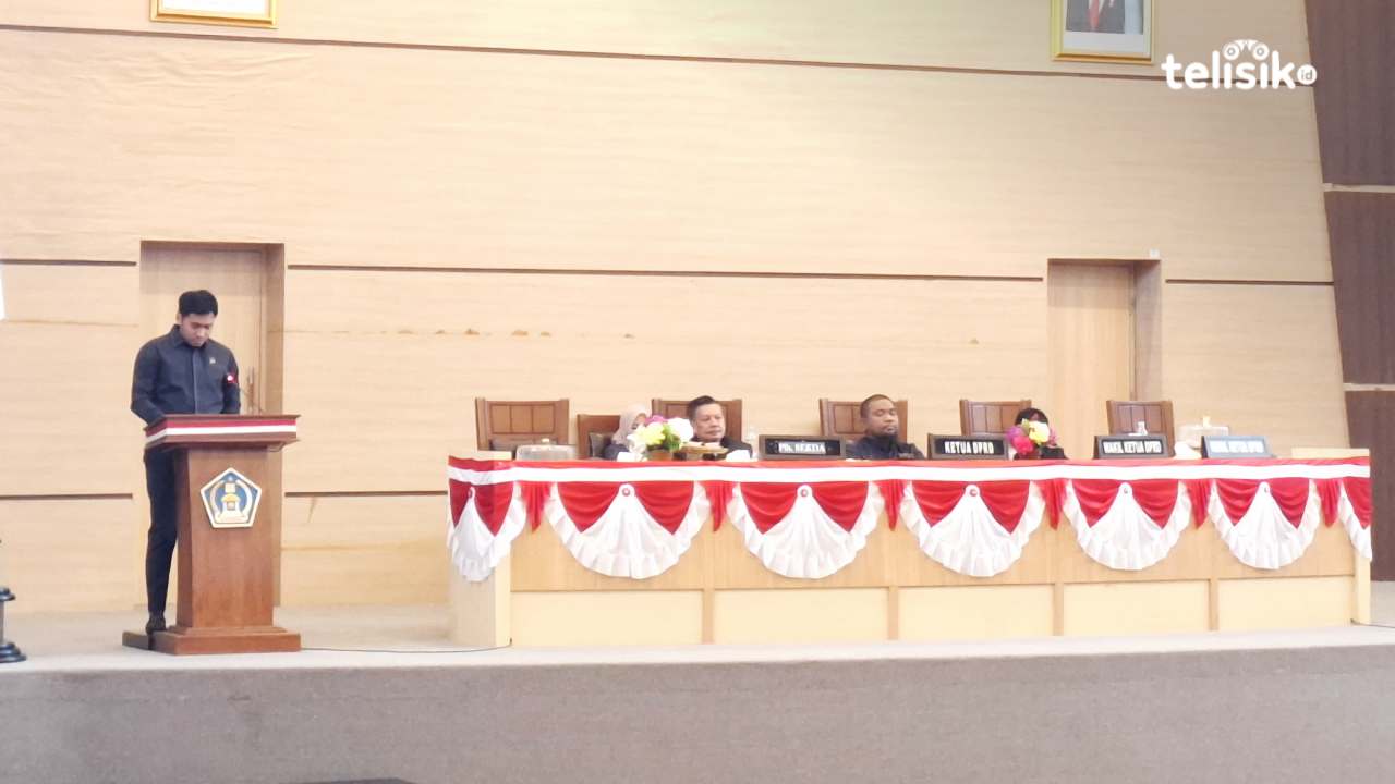 Rapat Paripurna penyampaian pandangan umum fraksi-fraksi DPRD Kota Kendari terhadap Raperda tentang perubahan APBD Kota Kendari tahun anggaran 2024. Foto: Erni Yanti/Telisik