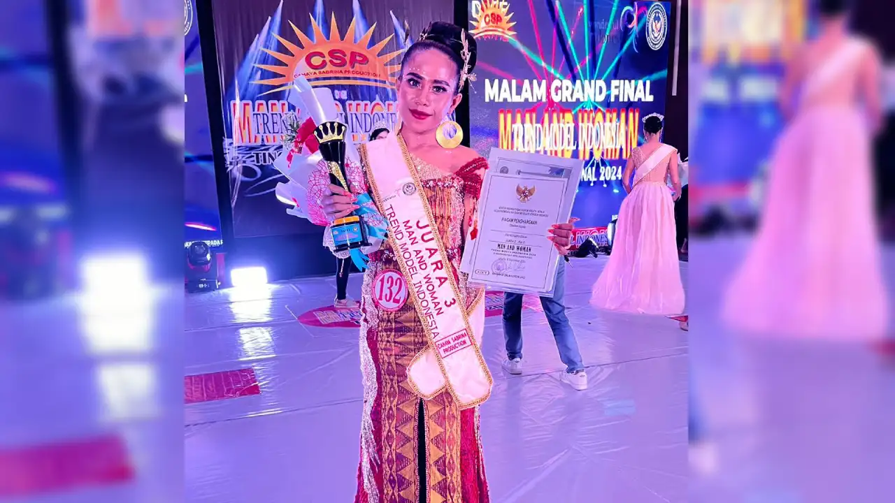 Waode Karniyati Tuani (26), wanita Asal Muna Barat, berhasil meraih juara tiga event Trend Model Indonesia 2024. Foto: Ist.